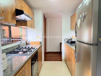 Apartamento de 2 alcobas en arriendo en El Poblado, Medellín, 97 m² · foto 10 de 18