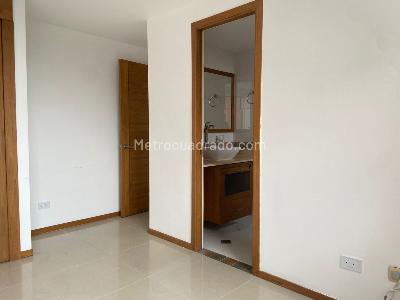 Apartamento de 3 alcobas en arriendo en Sabaneta, Sabaneta, 109 m² · foto 13 de 19