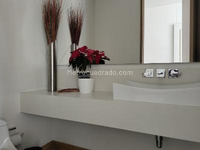 Apartamento de 3 alcobas en arriendo en El Poblado, Medellín, 160 m² · foto 19 de 20