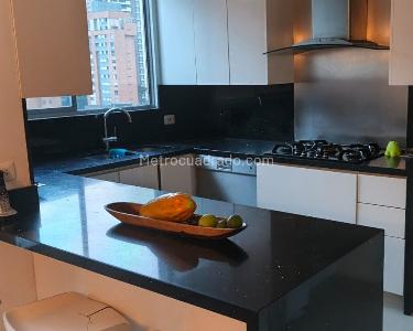 Apartamento de 3 alcobas en arriendo en El Poblado, Medellín, 160 m² · foto 3 de 20