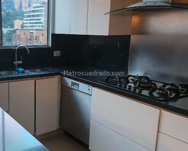 Apartamento de 3 alcobas en arriendo en El Poblado, Medellín, 160 m² · foto 4 de 20