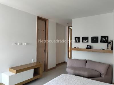 Apartamento de 3 alcobas en arriendo en El Poblado, Medellín, 160 m² · foto 8 de 20