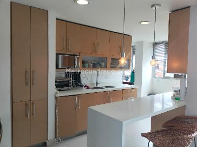 Apartamento de 3 alcobas en arriendo en El Poblado, Medellín, 200 m² · foto 5 de 18