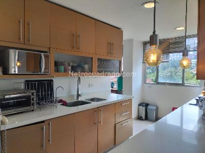 Apartamento de 3 alcobas en arriendo en El Poblado, Medellín, 200 m² · foto 6 de 18