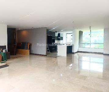 Apartamento de 3 alcobas en arriendo en Los Balsos, Medellín, 200 m² · foto 3 de 20