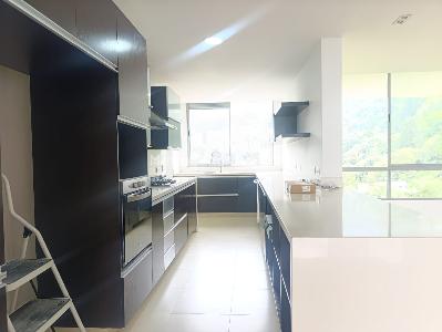 Apartamento de 3 alcobas en arriendo en Los Balsos, Medellín, 200 m² · foto 6 de 20