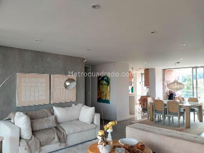 Apartamento en arriendo en El Poblado, Medellín · foto 3 de 18