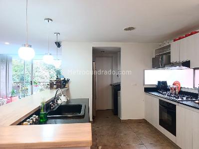 Apartamento de 2 alcobas en venta en El Poblado, Medellín, 118 m² · foto 8 de 20