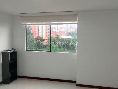 Apartamento de 3 alcobas en arriendo en El Poblado, Medellín, 134 m² · foto 10 de 17