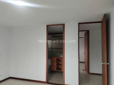 Apartamento de 3 alcobas en arriendo en El Poblado, Medellín, 134 m² · foto 11 de 17