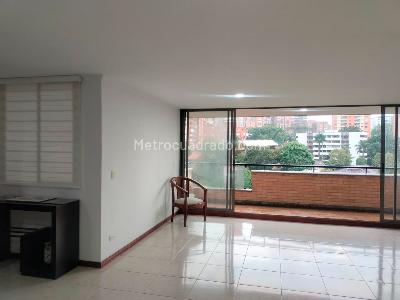 Apartamento de 3 alcobas en arriendo en El Poblado, Medellín, 134 m² · foto 2 de 17