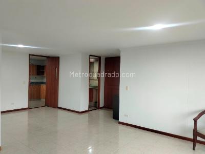 Apartamento de 3 alcobas en arriendo en El Poblado, Medellín, 134 m² · foto 3 de 17
