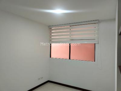 Apartamento de 3 alcobas en arriendo en El Poblado, Medellín, 134 m² · foto 8 de 17