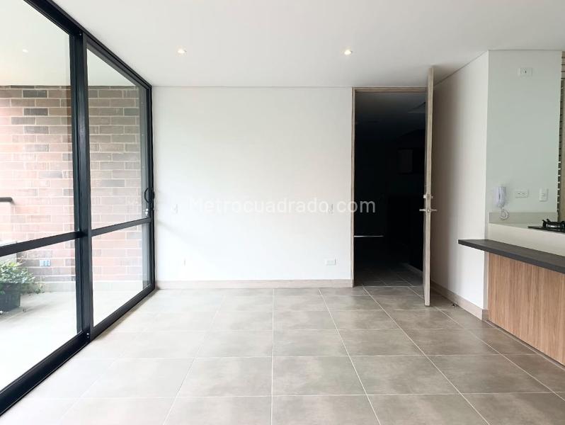 Estudio de 1 Alcoba con Terraza en El Poblado - 2