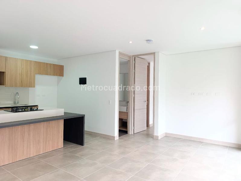 Estudio de 1 Alcoba con Terraza en El Poblado - 3