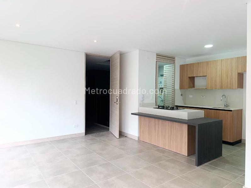 Estudio de 1 Alcoba con Terraza en El Poblado - 4