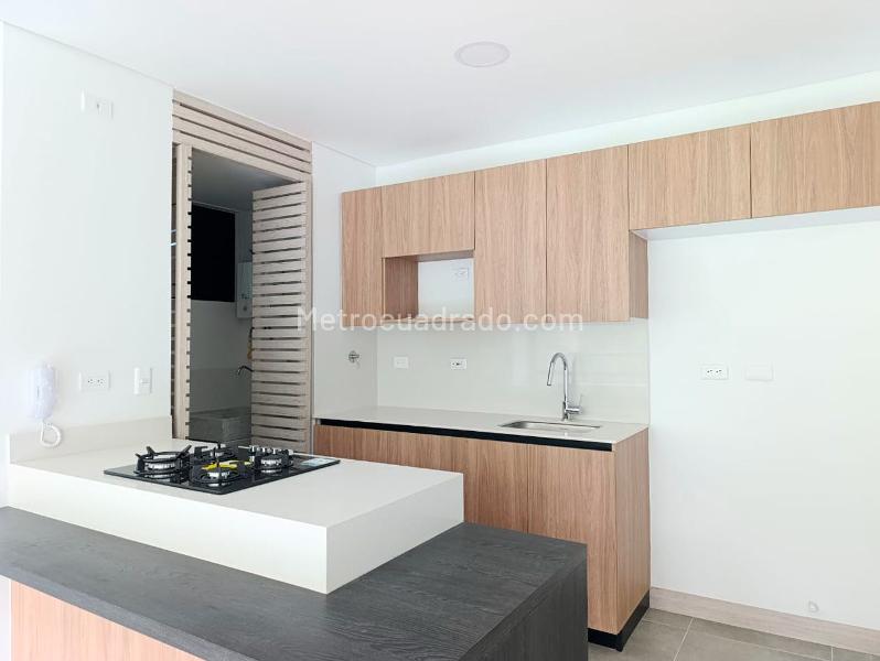 Estudio de 1 Alcoba con Terraza en El Poblado - 8