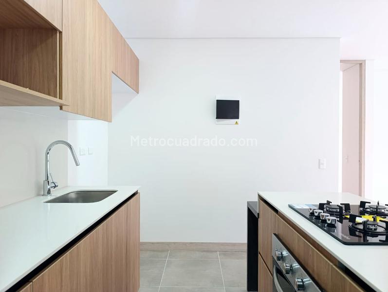 Estudio de 1 Alcoba con Terraza en El Poblado - 9