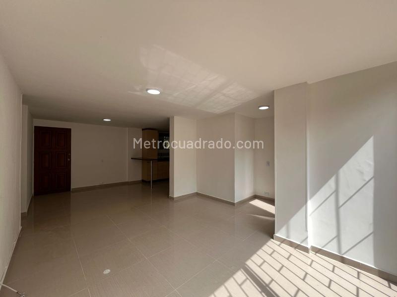 3BR Apartment with Terrace and Covered Parking in El Poblado - 5