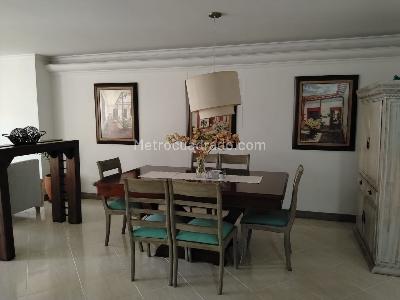 Casa de 3 alcobas en venta en El Poblado, Medellín, 220 m² · foto 2 de 19