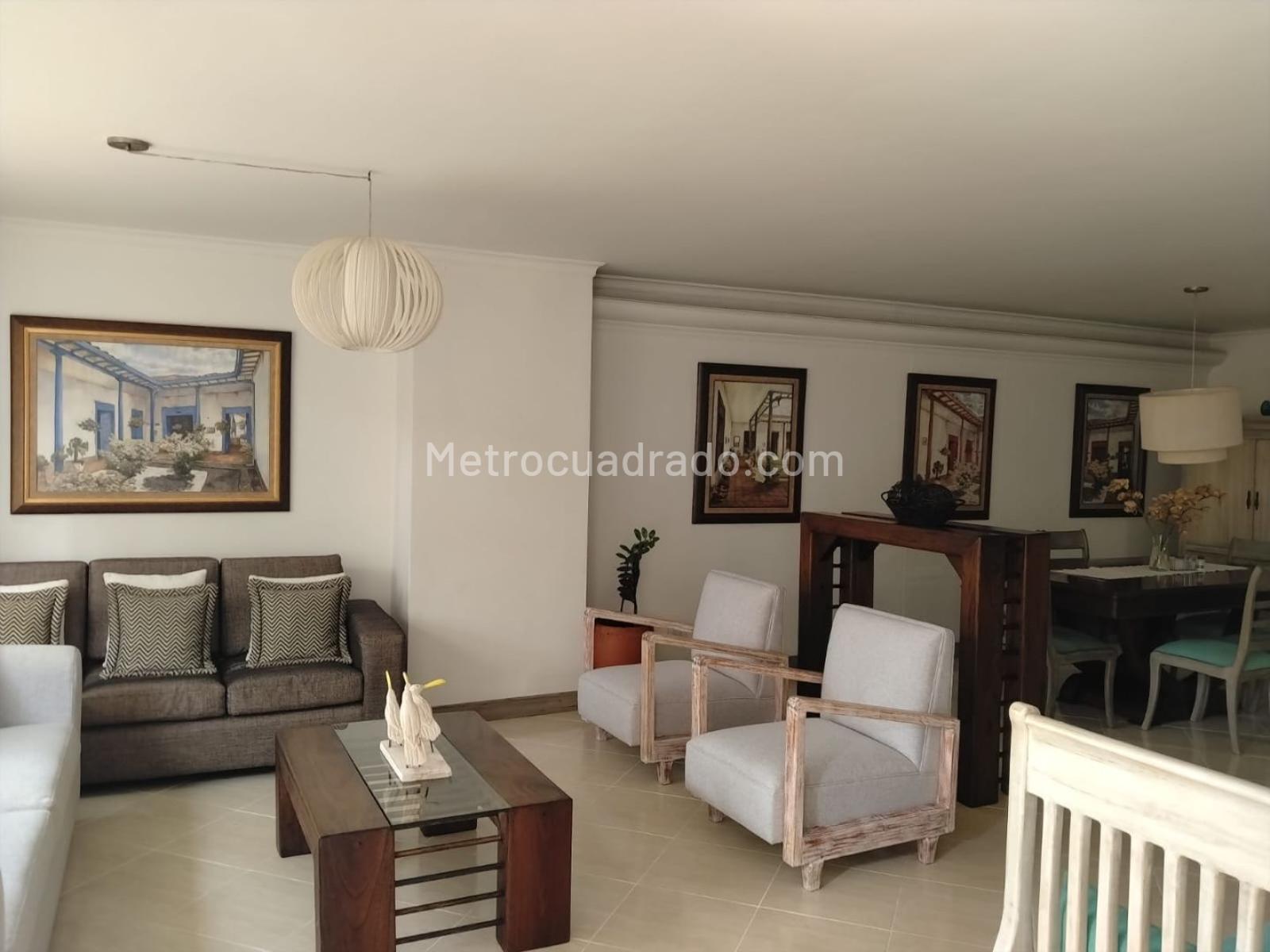 Casa de 3 habitaciones en venta en El Poblado, Medellín — imagen 1 de 19