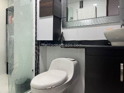 Apartamento de 3 alcobas en venta en El Poblado, Medellín, 96 m² · foto 11 de 11