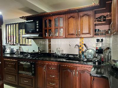 Apartamento de 3 alcobas en venta en El Poblado, Medellín, 96 m² · foto 3 de 11