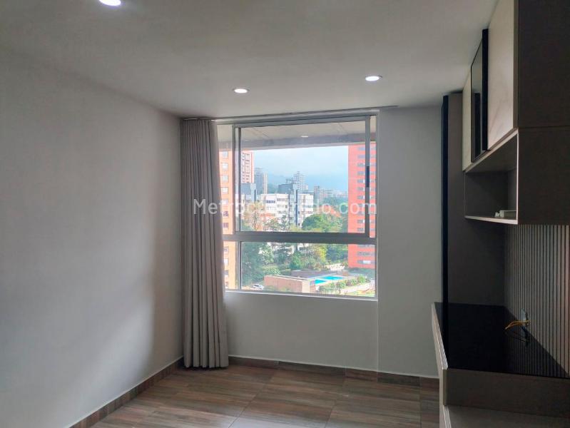Apartamento Amoblado de 4 Alcobas con 3 Baños en El Poblado - 9