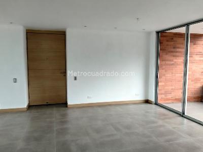 Apartamento en venta en El Poblado, Medellín · foto 3 de 19