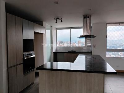 Apartamento en venta en El Poblado, Medellín · foto 7 de 19