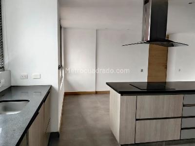 Apartamento en venta en El Poblado, Medellín · foto 8 de 19