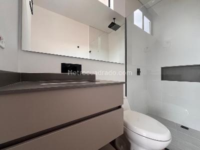 Casa de 3 alcobas en venta en Rionegro, Rionegro, 328 m² · foto 12 de 17