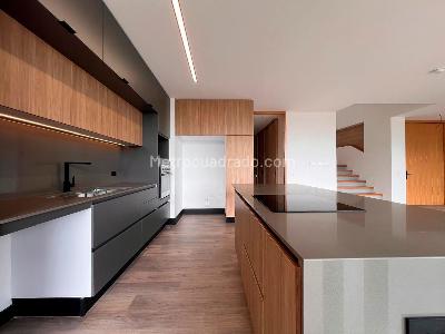 Casa de 3 alcobas en venta en Rionegro, Rionegro, 328 m² · foto 3 de 17