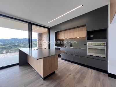 Casa de 3 alcobas en venta en Rionegro, Rionegro, 328 m² · foto 4 de 17