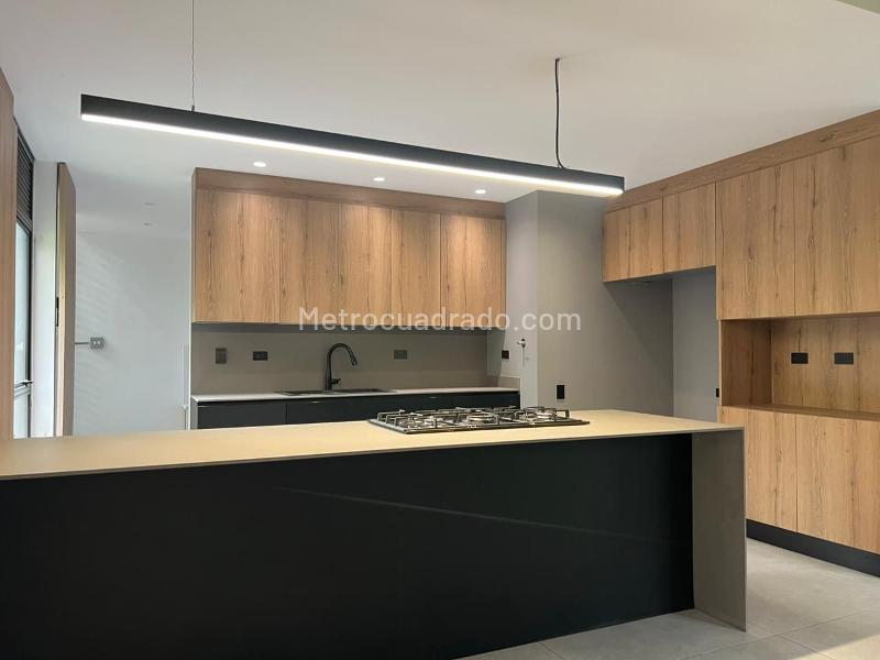 Apartamento Moderno de 2 Alcobas en El Poblado Tranquilo - 8