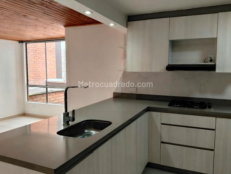 Cozy 2BR Apartment with Gym in El Poblado - 8