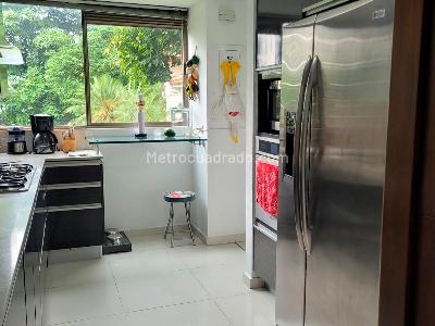 Apartamento de 3 alcobas en venta en El Poblado, Medellín, 138 m² · foto 4 de 12