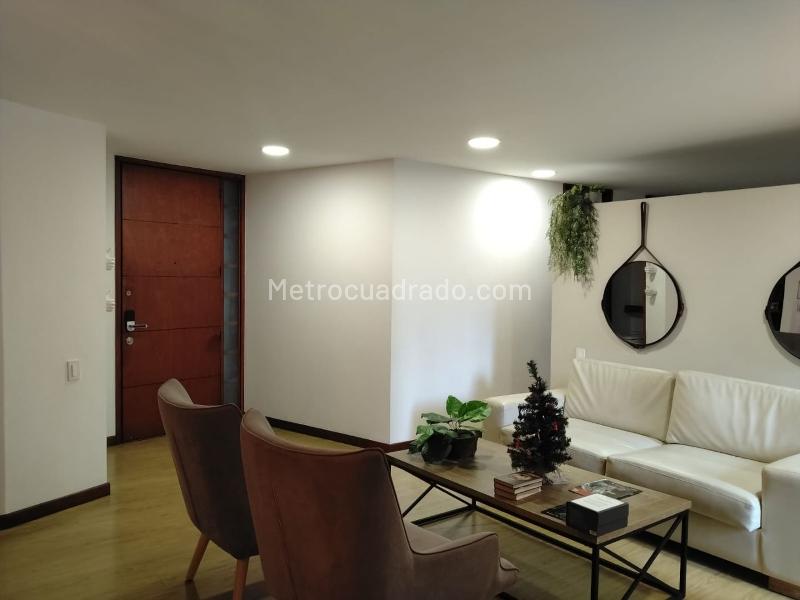 Furnished 1BR Studio in El Poblado with Balcony, Parking & Gym/Pool - 3