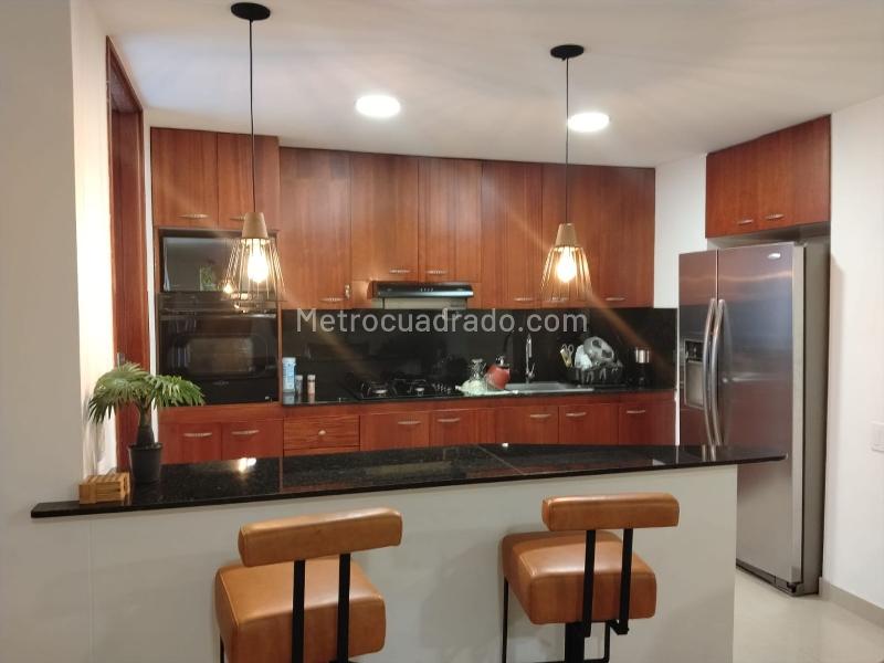 Furnished 1BR Studio in El Poblado with Balcony, Parking & Gym/Pool - 4