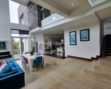 Casa de 3 alcobas en venta en Envigado, Envigado, 350 m² · foto 3 de 15