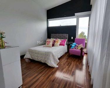 Casa de 3 alcobas en venta en Envigado, Envigado, 350 m² · foto 9 de 15