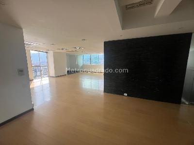 Office for rent in EL POBLADO, Medellín