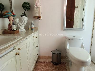 Casa de 4 alcobas en venta en El Poblado, Medellín, 1200 m² · foto 16 de 18