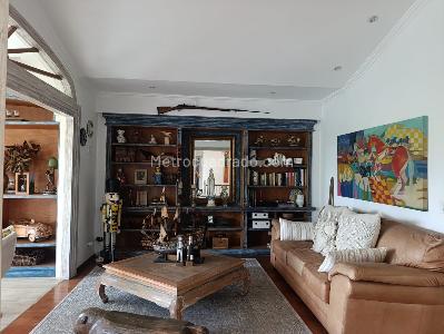 Casa de 4 alcobas en venta en El Poblado, Medellín, 1200 m² · foto 3 de 18