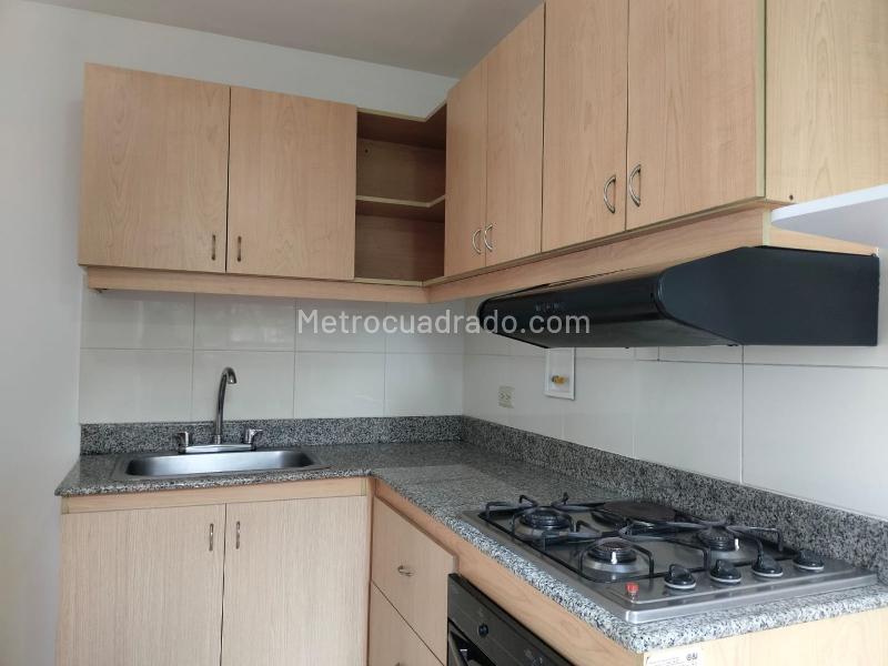 Apartamento de 3 Alcobas en El Poblado con Balcón y Parqueadero Cubierto - 7