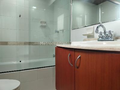 Apartamento de 1 alcoba en arriendo en Patio Bonito, Medellín, 58 m² · foto 9 de 10