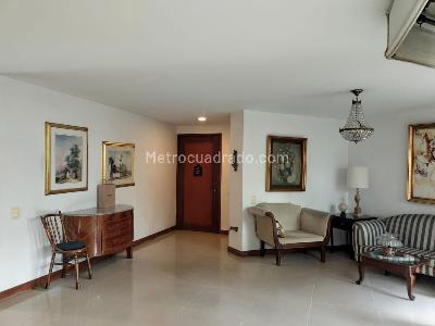 Apartamento de 3 alcobas en venta en Los Balsos, Medellín, 173 m² · foto 2 de 15