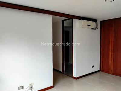 Apartamento en venta en El Poblado, Medellín · foto 10 de 19