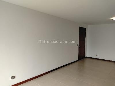 Apartamento en venta en El Poblado, Medellín · foto 2 de 19