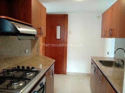 Apartamento en venta en El Poblado, Medellín · foto 7 de 19